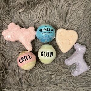 VS PINK VINTAGE BATH BOMBS NWT